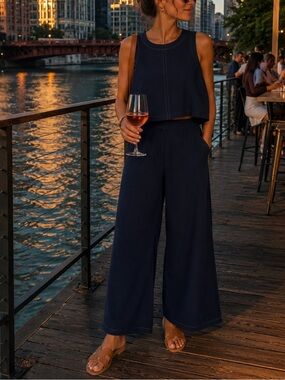 Max Studio — Matching Set. Navy Sleeveless Top with Contrast Stitching